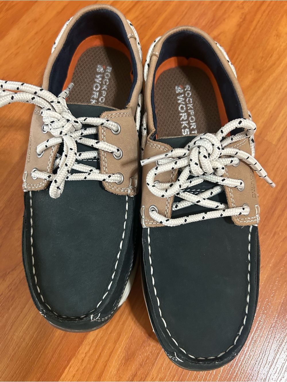 Rockport Women’s Two-Tone Steel Toe Work Shoes in Navy and Tan
